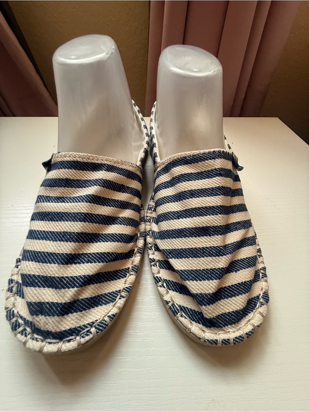 New Havaianas women’s size 8-9